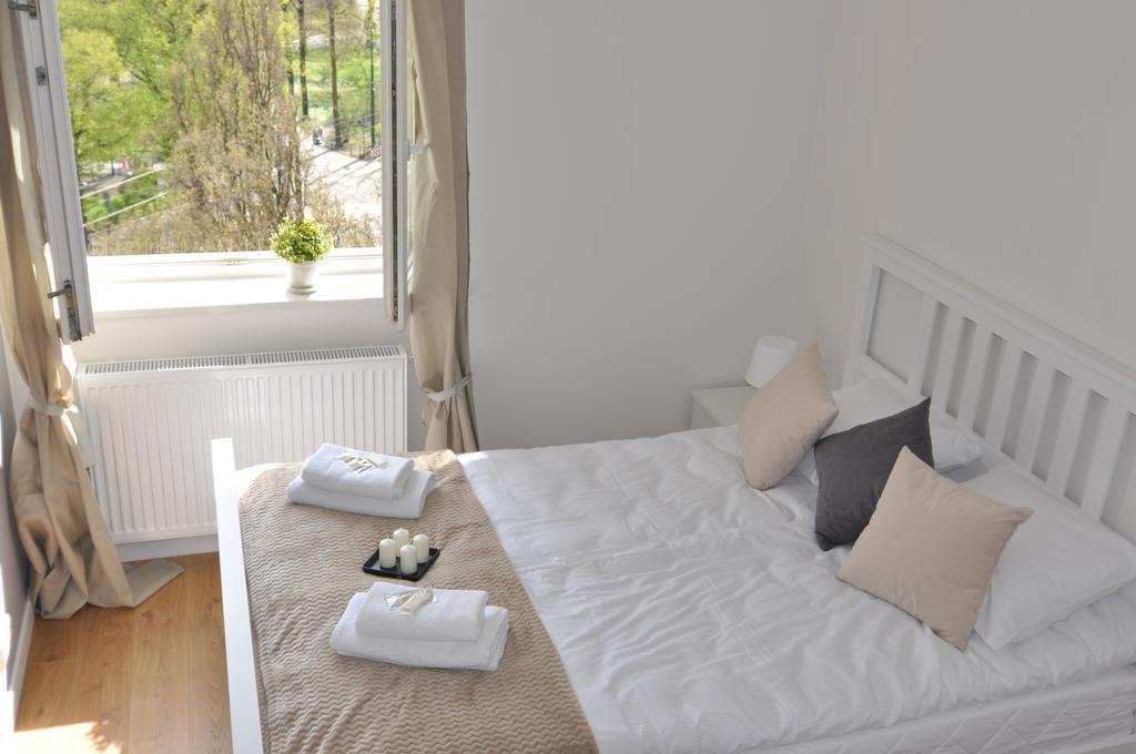Apartament White