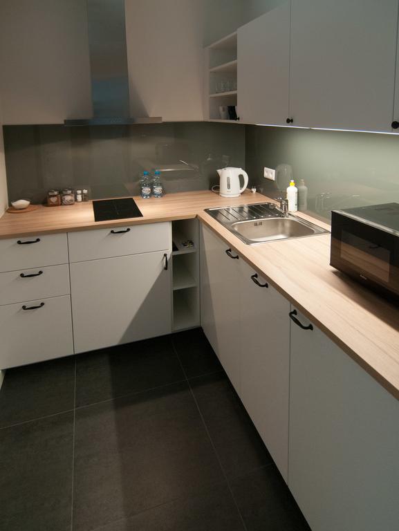 Apartament White *